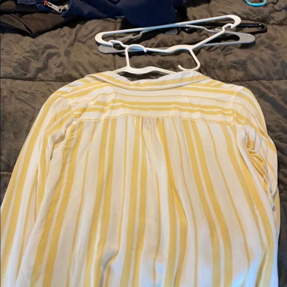 Linen top! - Picture 4 of 4